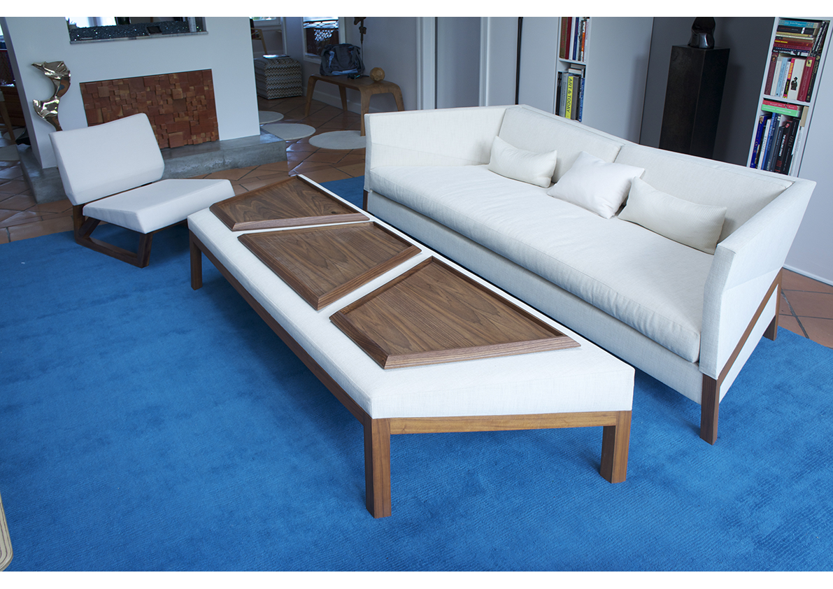 Collection Sofa Bias Sofa, Ottoman & Trays